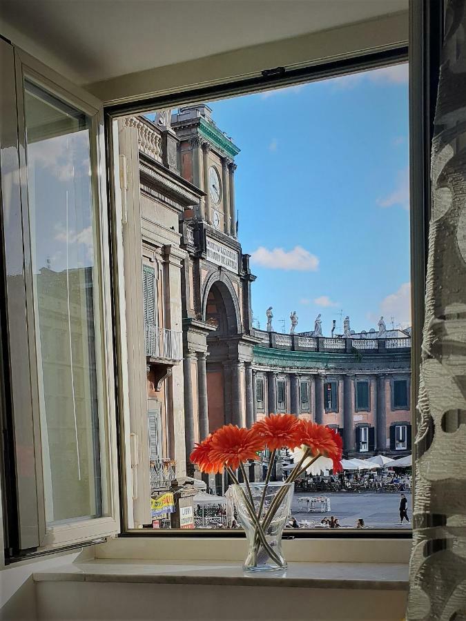 La Finestra Su Dante Napels